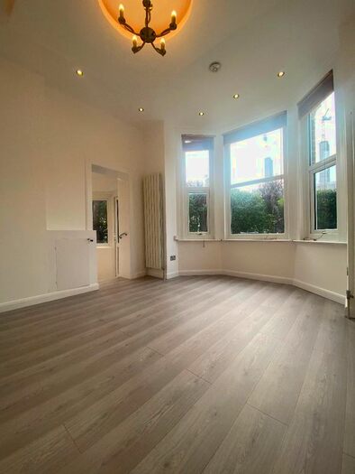 2 Bedroom Flat To Rent In Oval House, Oval Road, Croydon CR0