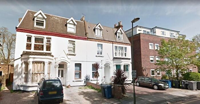 2 Bedroom Flat To Rent In Sunningfields Road, Hendon, London, NW4