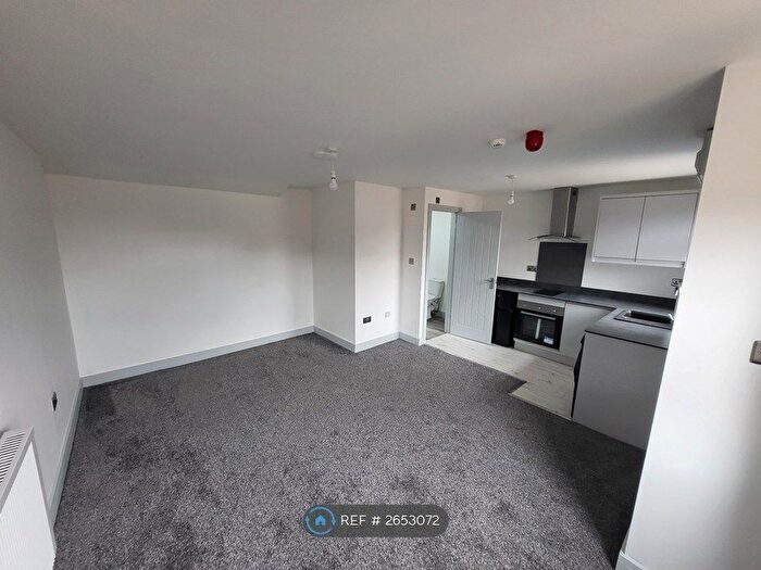 Studio To Rent In St. James Lane, Coventry, CV3