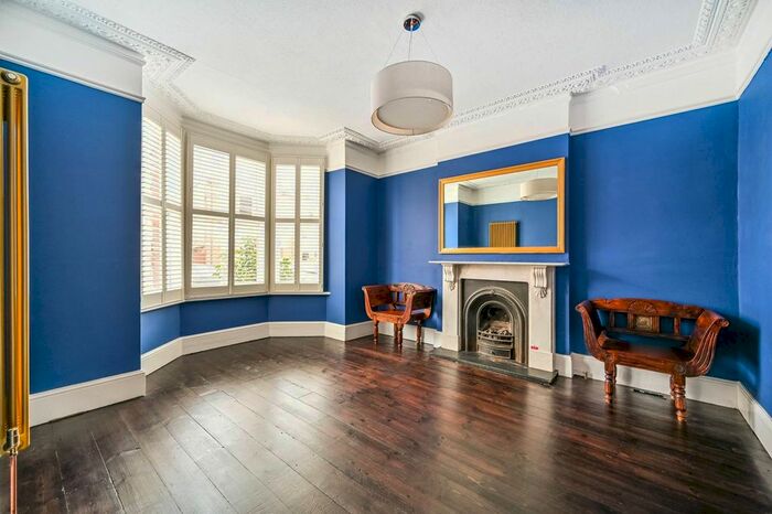 2 Bedroom Flat To Rent In Brunswick Road, Kingston, Kingston Upon Thames, KT2