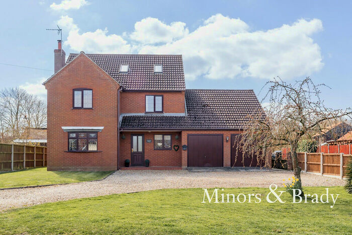 6 Bedroom Detached House For Sale In Dereham Road, Beeston, PE32