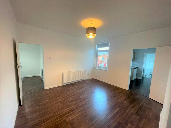 3 Bedroom Flat To Rent In Bewick Street, South Shields NE33