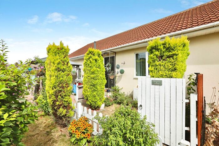 2 Bedroom Semi-Detached Bungalow For Sale In Windmill Avenue, Conisbrough, Doncaster, DN12