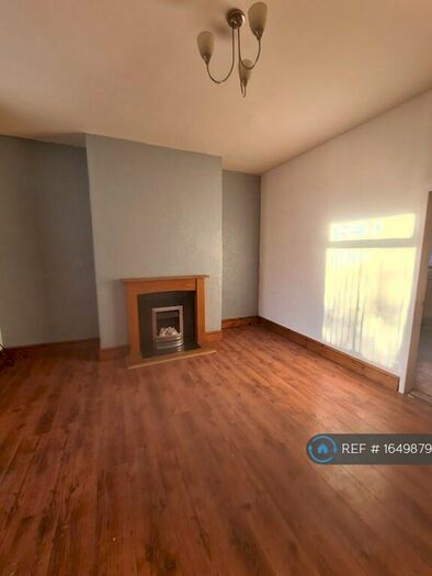 2 Bedroom Terraced House To Rent In Chapel Road, Oldham, OL8