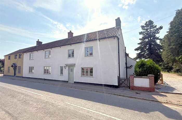 4 Bedroom Cottage For Sale In Castle View Road, Easthorpe, NG13
