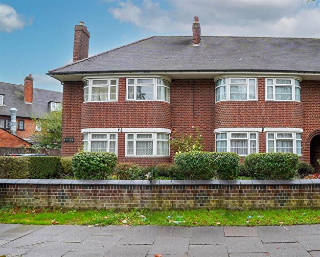 2 Bedroom Flat For Sale In Highfield Road, Hall Green, B28
