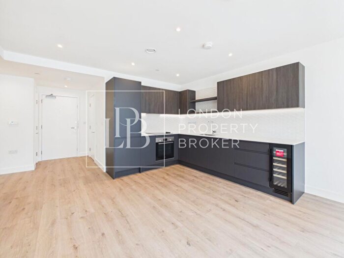 1 Bedroom Apartment To Rent In Hollidge House, Lombard Square, SE28