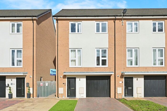 4 Bedroom Property For Sale In Bentley Grove, Peterborough, PE3