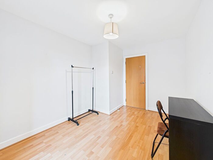 2 Bedroom Flat To Rent In Station Street, Belfast, BT3