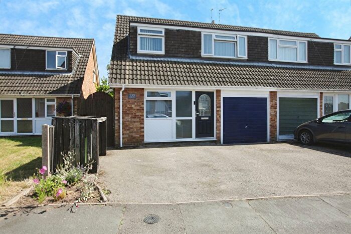 3 Bedroom Semi Detached House For Sale In Montague Road, Rugby, CV22
