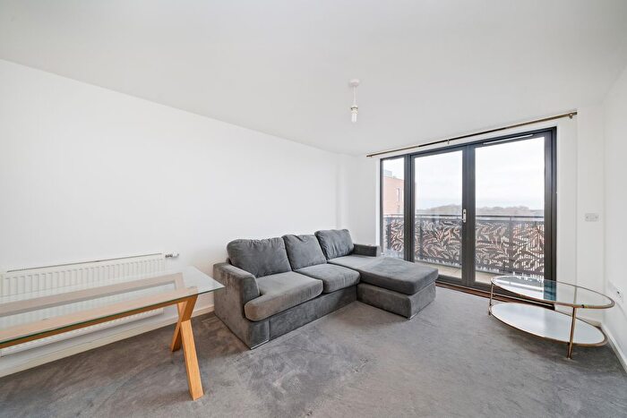 2 Bedroom Flat To Rent In Hastings Road, London, E16