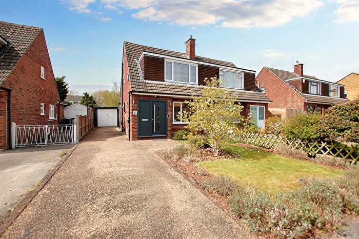 3 Bedroom Semi-Detached House For Sale In Darwin Drive, Tonbridge, TN10