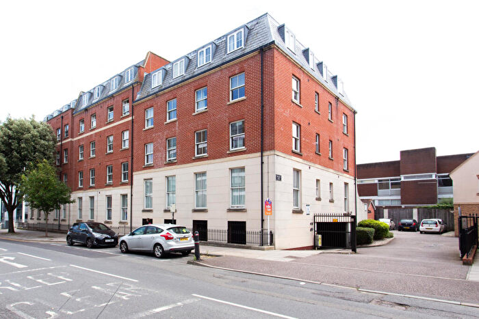 2 Bedroom Flat To Rent In Flagstaff Court, Canterbury, CT1