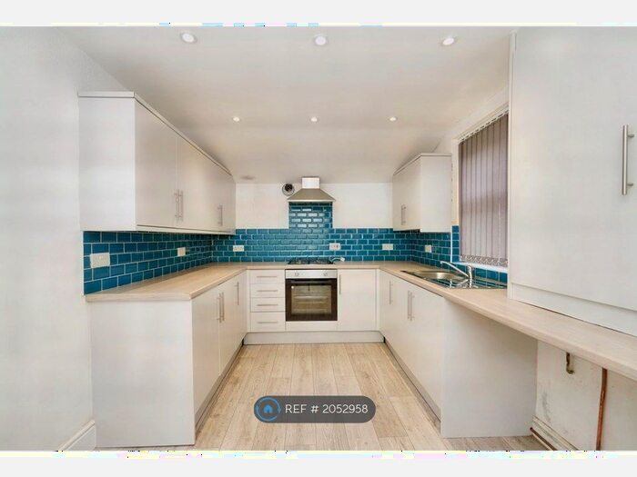 3 Bedroom Semi-Detached House To Rent In Oak Bank Avenue, Manchester, M9