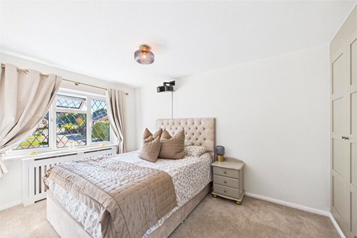3 Bedroom End Of Terrace House For Sale In Harlech Road, Blackwater, Camberley, Hampshire, GU17