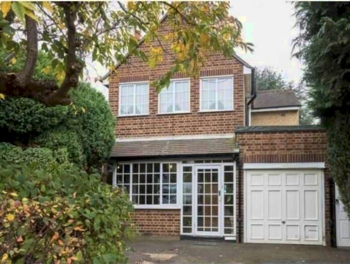 5 Bedroom Detached House For Sale In Hatton Road, Feltham, Greater London, TW14