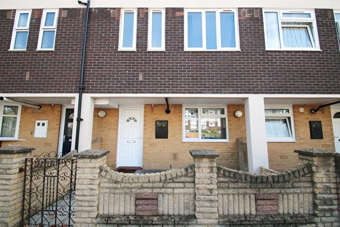 3 Bedroom Maisonette To Rent In Whitton Walk, Addlington Road, Bow, E3