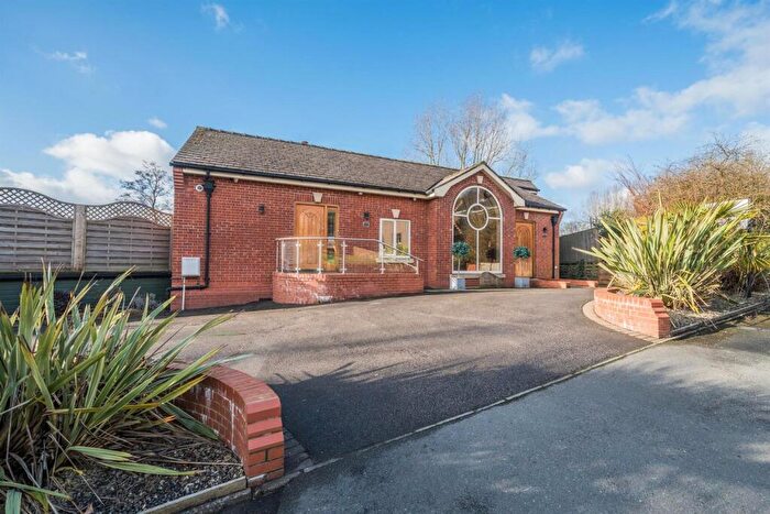 4 Bedroom Detached House For Sale In Haywards Close, Glossop, SK13