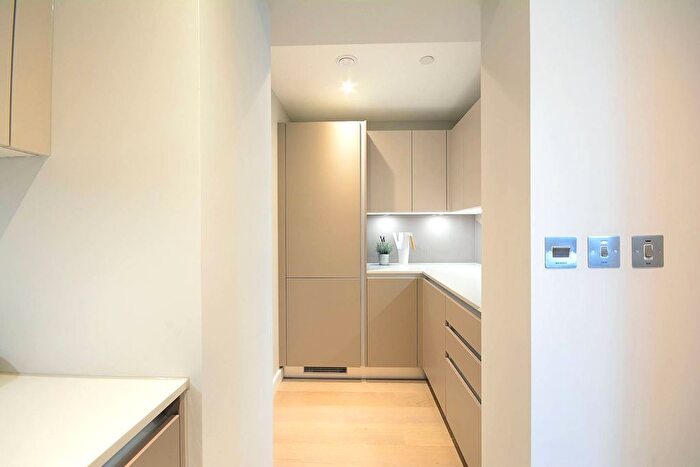 2 Bedroom Flat To Rent In Uncle Elephant Amp; Castle, Elephant And Castle, SE11