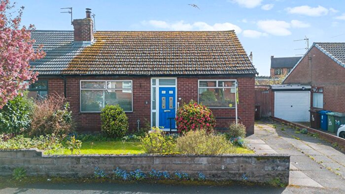 2 Bedroom Semi Detached Bungalow For Sale In Dellside Close, Ashton-In-Makerfield, WN4