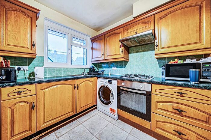 2 Bedroom Flat To Rent In Borrodaile Road, Wandsworth Town, London, SW18