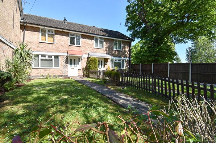 3 Bedroom Semi-Detached House To Rent In Swans Walk, Alvechurch, Birmingham, Worcestershire, B48