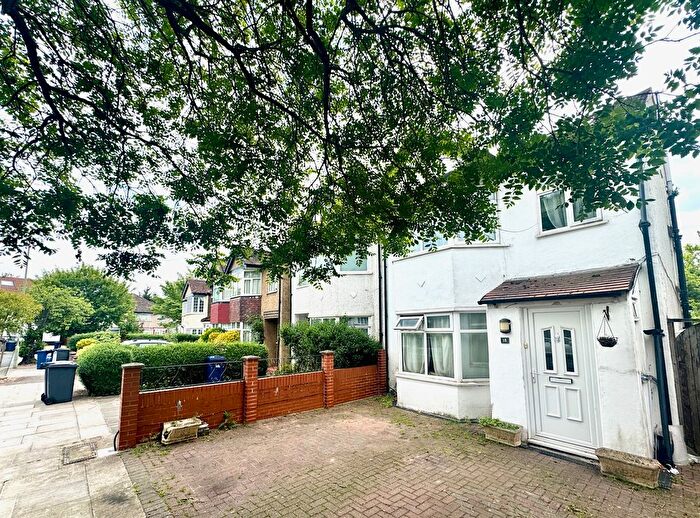 4 Bedroom Flat For Sale In Renters Avenue, London, NW4
