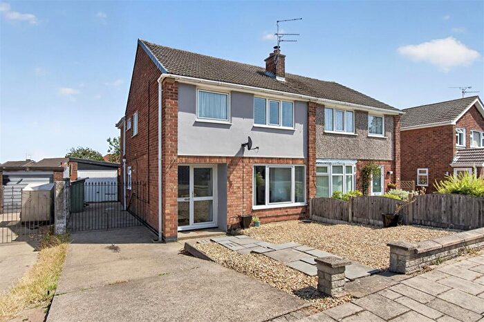3 Bedroom Semi-Detached House For Sale In Bramble Lane, Mansfield, NG18