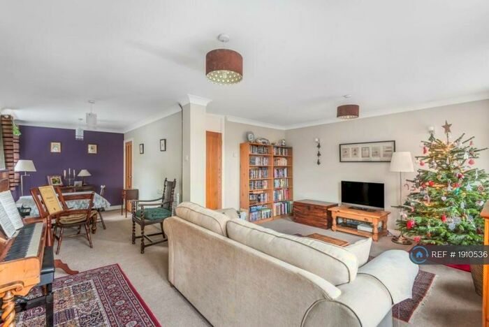 4 Bedroom Semi-Detached House To Rent In Alderman Willey Close, Wokingham, RG41