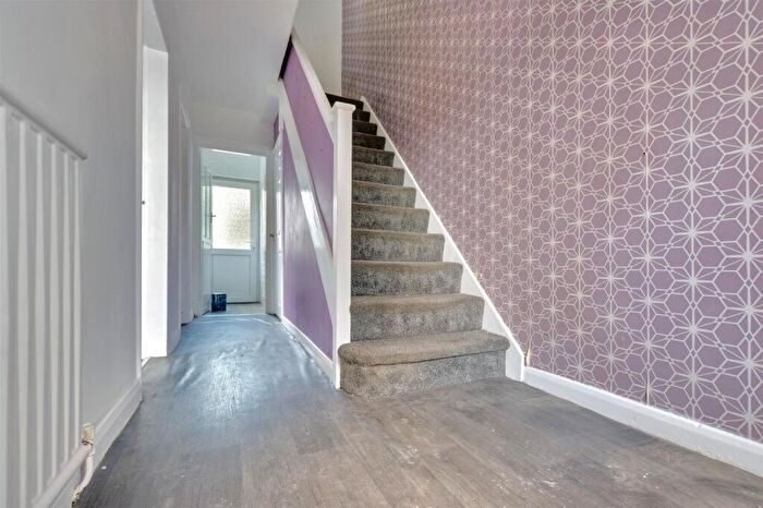 3 Bedroom Terraced House For Sale In Worrall Avenue, Arnold, NG5