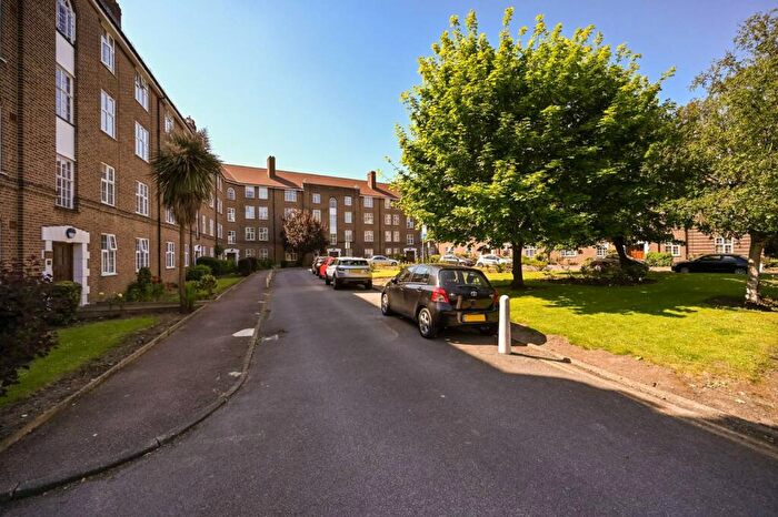 2 Bedroom Flat To Rent In Birkenhead Avenue, Kingston, Kingston Upon Thames, KT2