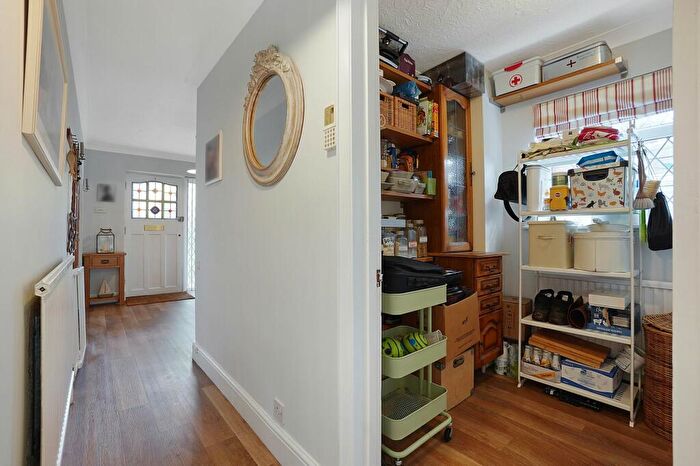 4 Bedroom Detached House For Sale In Hallsfield Road, Walderslade, ME5