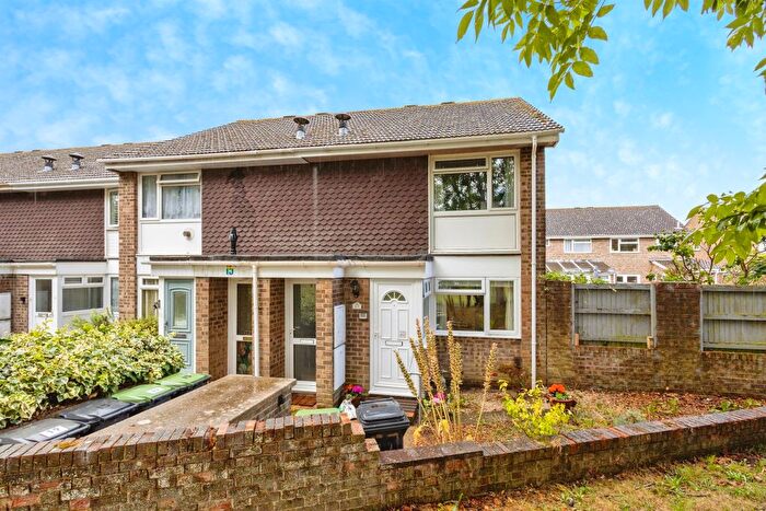 1 Bedroom Maisonette For Sale In Deane Gardens, Lee-On-The-Solent, PO13