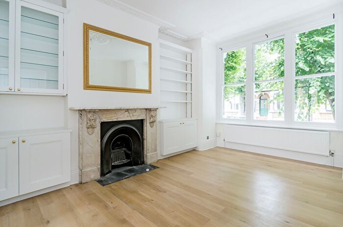 2 Bedroom Flat To Rent In Linden Gardens, London, W4