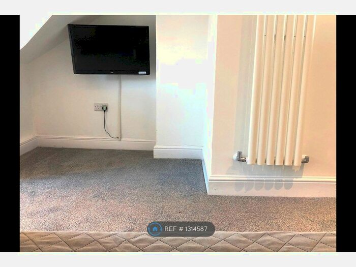 Studio To Rent In Nantwich Road, Crewe CW2