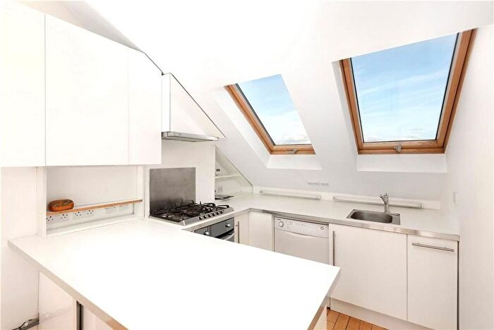 1 Bedroom Flat To Rent In Uxbridge Road, Shepherds Bush, W12
