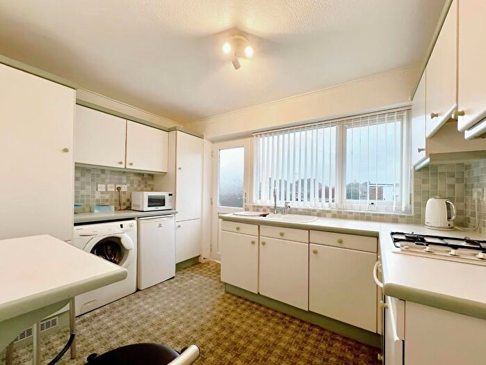 2 Bedroom Semi-detached Bungalow For Sale In Foxglove Road, Willesborough, TN24