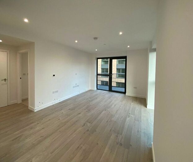 1 Bedroom Flat To Rent In Damsel Grove, London, N4