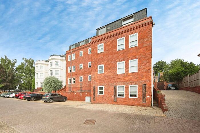 2 Bedroom Apartment For Sale In Bridge Street, Kenilworth, CV8