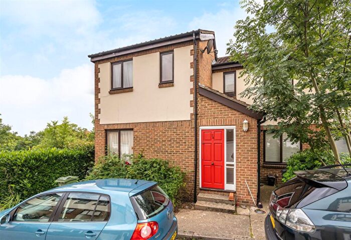 1 Bedroom Maisonette To Rent In Lansdowne Wood Close, West Norwood, SE27