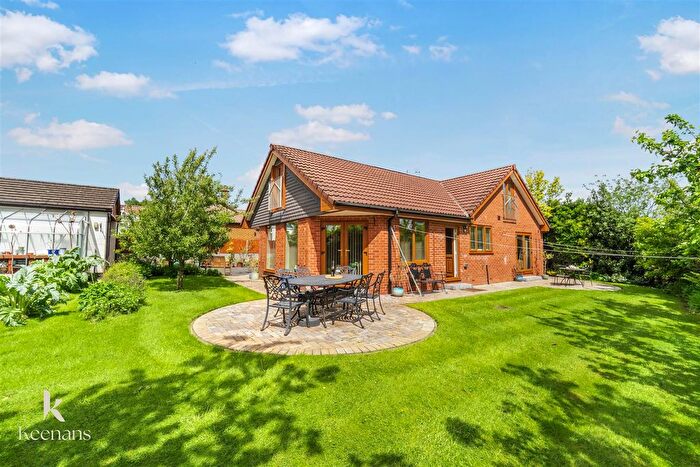 5 Bedroom Detached House For Sale In Osborne Close, Bury, BL8