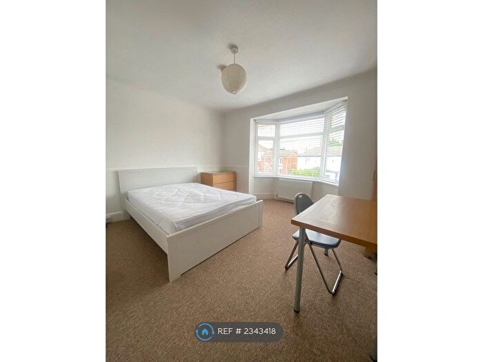4 Bedroom Semi-Detached House To Rent In Brassey Road, Bournemouth, BH9
