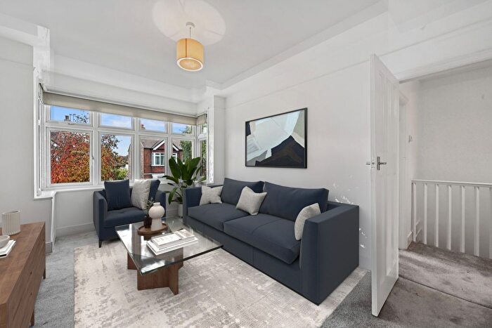 1 Bedroom Flat For Sale In Raymond Avenue, Ealing, London, W13