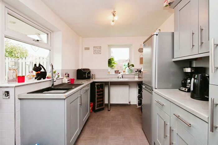 4 Bedroom Semi-Detached Bungalow For Sale In Windsor Drive, Wigginton, York, YO32