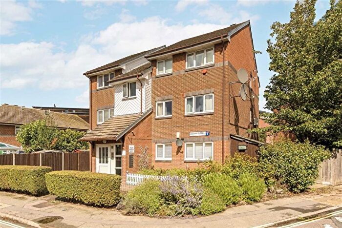 2 Bedroom Flat To Rent In Goodwin Close, Bermondsey, SE16