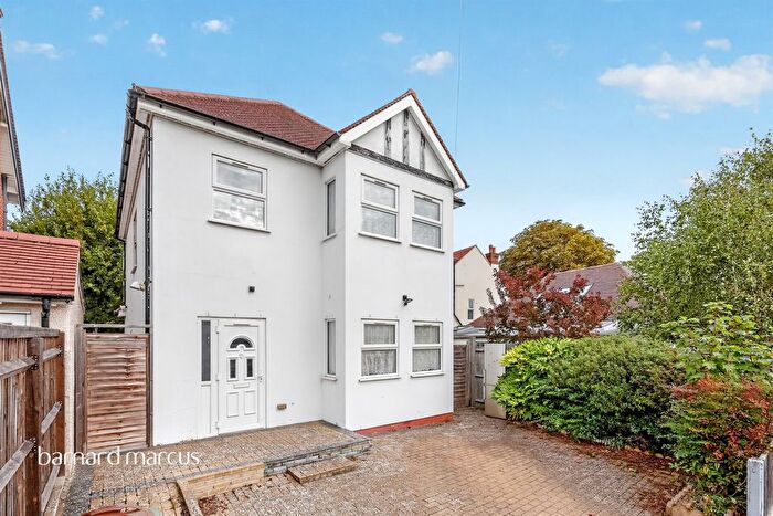 4 Bedroom Detached House For Sale In Grosvenor Gardens, Wallington, SM6