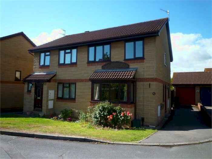 3 Bedroom Semi-Detached House To Rent In Cairn Close, Nailsea, North Somerset, BS48