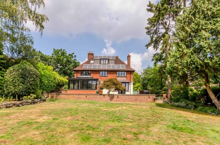 4 Bedroom Detached House To Rent In Wych Hill Lane, Woking, GU22