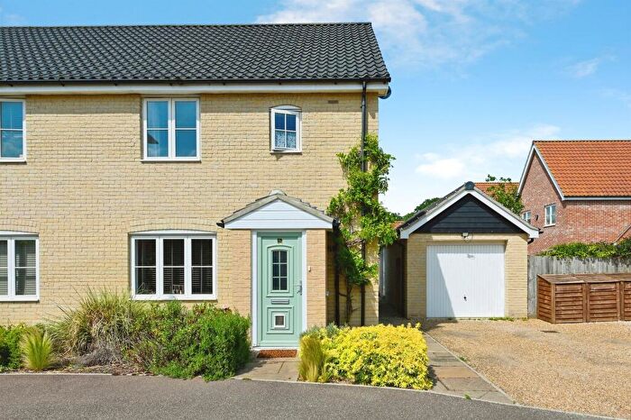 3 Bedroom Semi-Detached House For Sale In Sandbach Road, South Wootton, King'S Lynn, PE30
