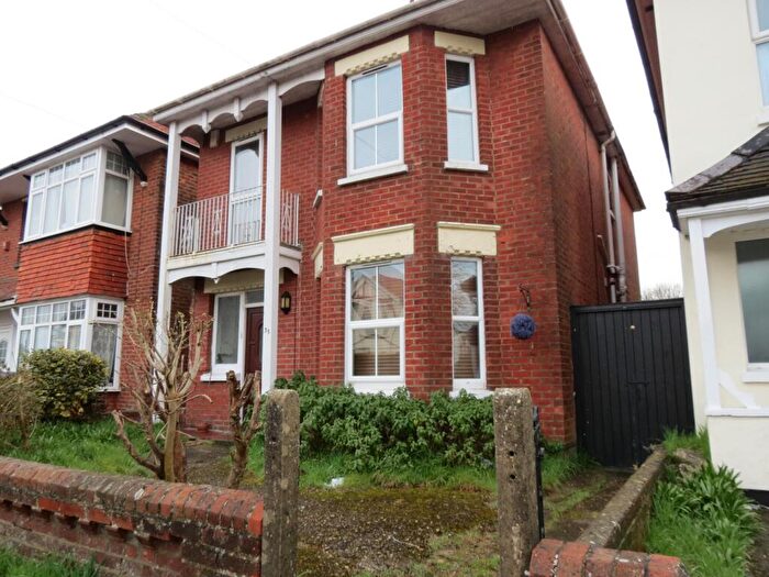 6 Bedroom House To Rent In Bedroom Detached House In Winton, BH9